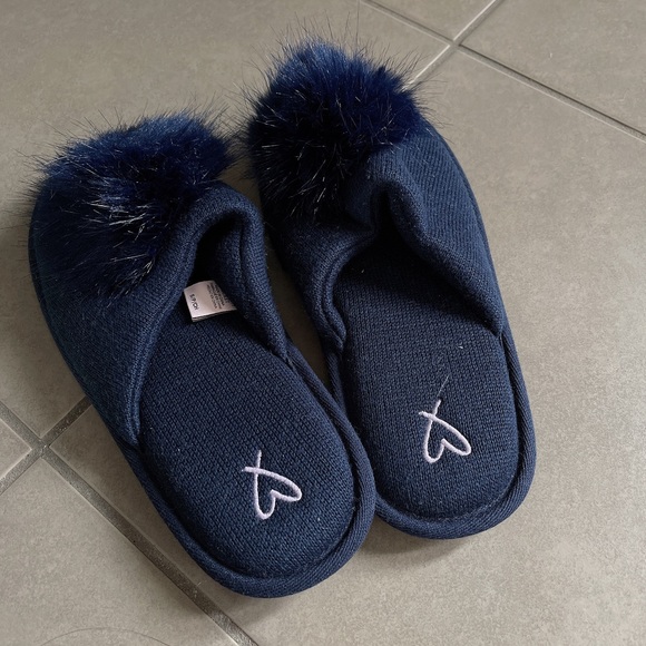 Victoria’s Secret winter slide - Picture 2 of 6